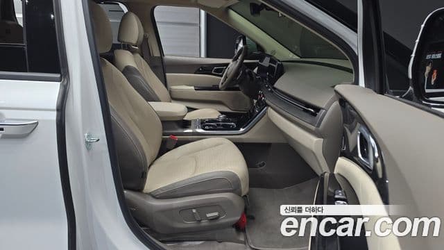 Kia Carnival 2023 — Şəkil 11/20