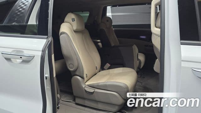 Kia Carnival 2023 — Şəkil 12/20