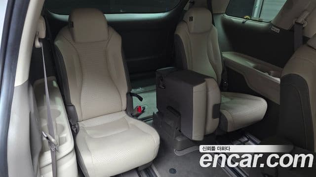 Kia Carnival 2023 — Şəkil 13/20