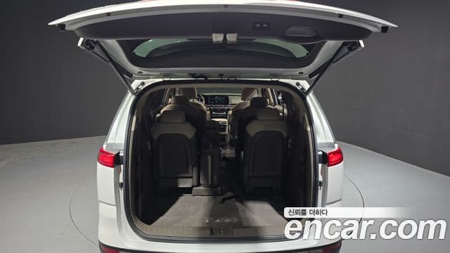 Kia Carnival 2023 — Şəkil 20/20
