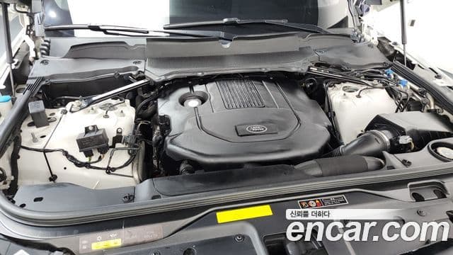 Land Rover Discovery 5 2018 — ფოტო 6/20