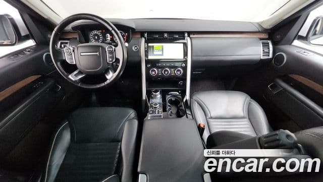 Land Rover Discovery 5 2018 — ფოტო 7/20