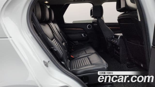 Land Rover Discovery 5 2018 — ფოტო 11/20