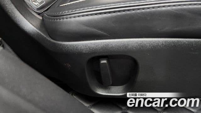 Land Rover Discovery 5 2018 — Şəkil 5/38