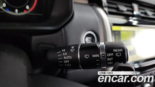 Land Rover Discovery 5 2018 — Şəkil 36/38