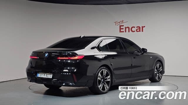 BMW 7 Series 2024 — ფოტო 2/20