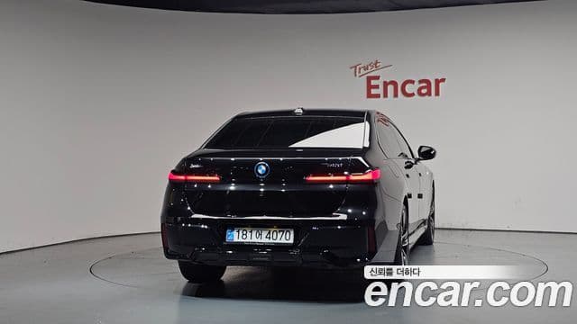 BMW 7 Series 2024 — ფოტო 4/20