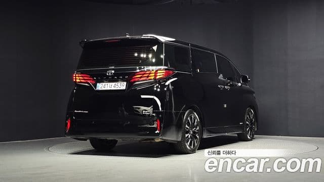 Toyota Alphard 2024 — ფოტო 2/20