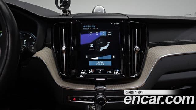 Volvo XC60 2018 — Фото 13/20