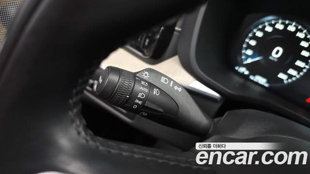 Volvo XC60 2018 — Photo 23/34