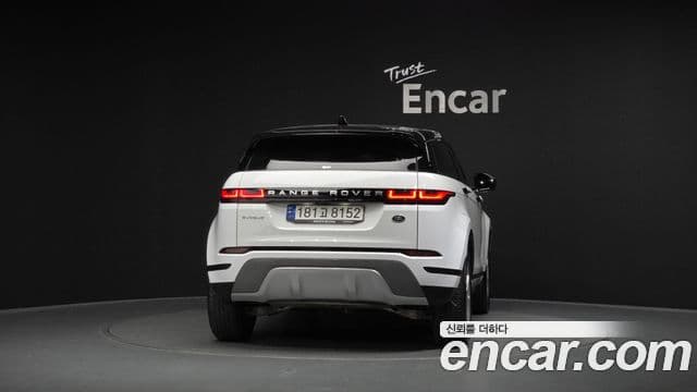 Land Rover Range Rover Evoque 2021 — Photo 29/34