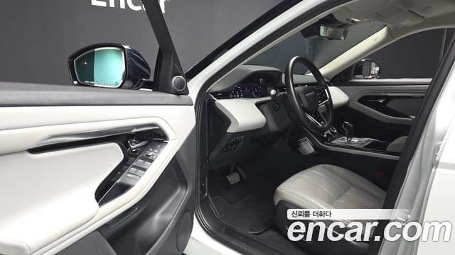 Land Rover Range Rover Evoque 2021 — Photo 13/34
