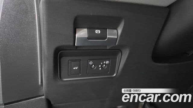 Land Rover Range Rover Evoque 2021 — Photo 1/34