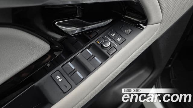 Land Rover Range Rover Evoque 2021 — Photo 6/34