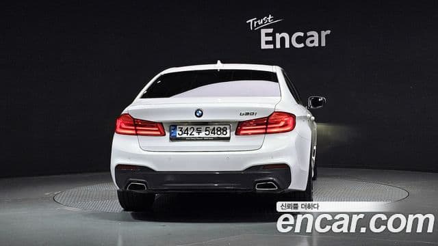 BMW 5 Series 2020 — ფოტო 4/20