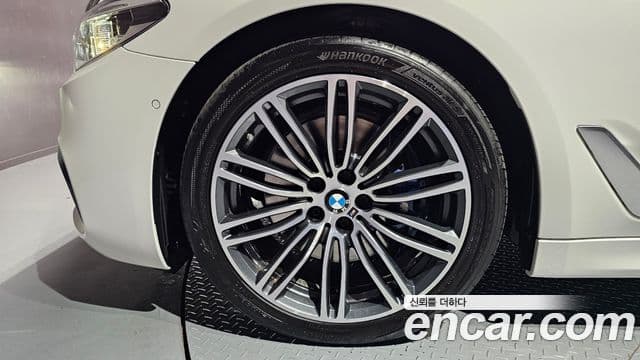 BMW 5 Series 2020 — ფოტო 5/20