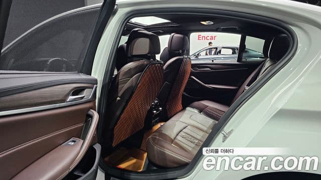 BMW 5 Series 2020 — ფოტო 11/20