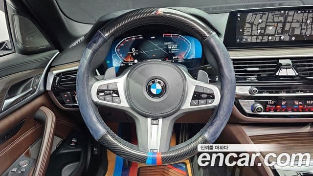 BMW 5 Series 2020 — ფოტო 13/20