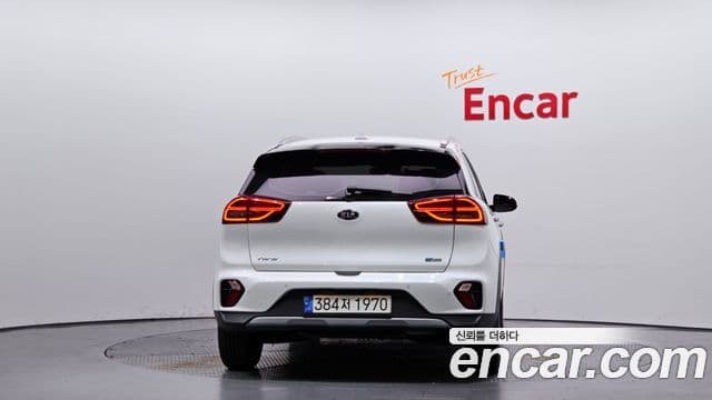 Kia Niro 2021 — ფოტო 4/20