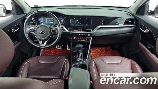 Kia Niro 2021 — ფოტო 7/20