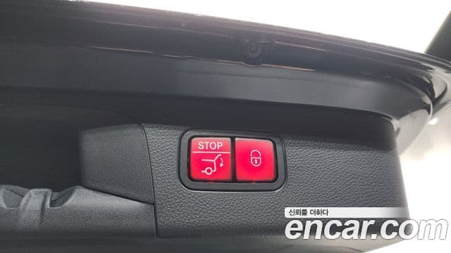 Mercedes-Benz GLC-Class 2022 — ფოტო 18/20