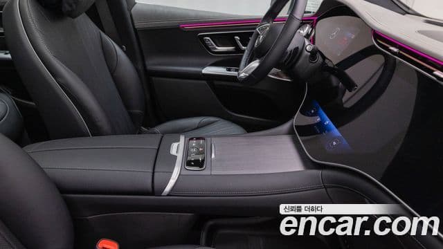 Mercedes-Benz EQE SUV 2025 — Photo 13/20