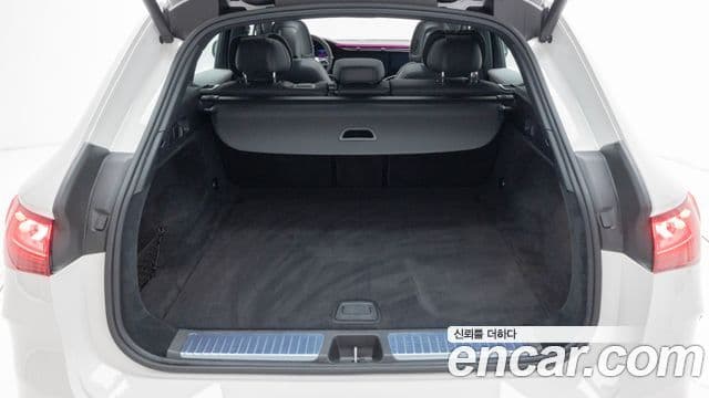 Mercedes-Benz EQE SUV 2025 — Photo 2/20