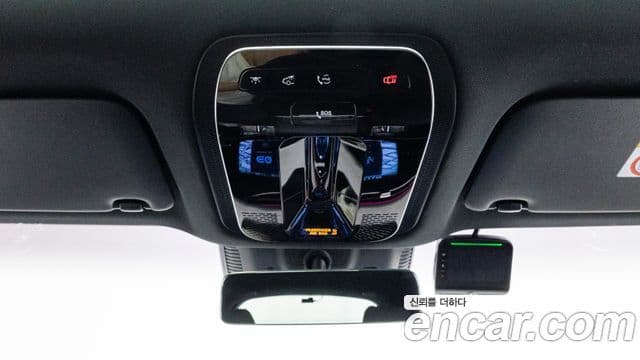 Mercedes-Benz EQE SUV 2025 — Photo 19/20