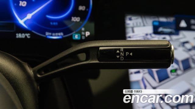 Mercedes-Benz EQE SUV 2025 — Photo 17/20