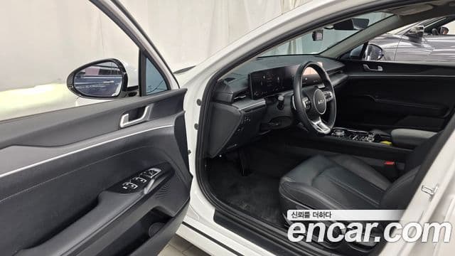 Kia K5 2025 — Şəkil 10/20