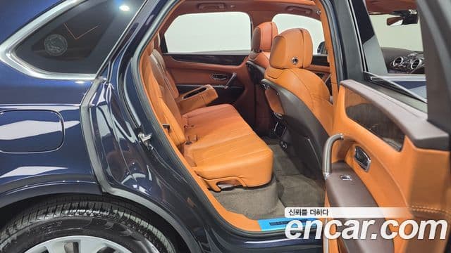 Bentley Bentayga 2019 — Şəkil 11/20