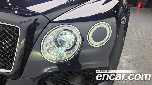 Bentley Bentayga 2019 — Photo 22/36