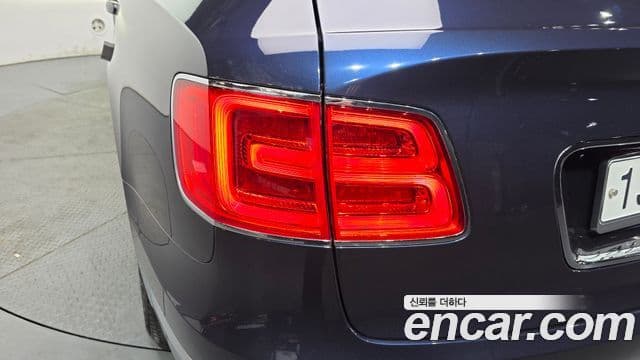 Bentley Bentayga 2019 — Photo 11/36