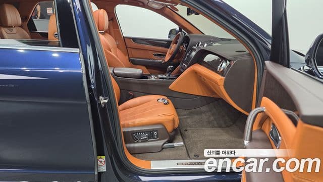Bentley Bentayga 2019 — Photo 17/36