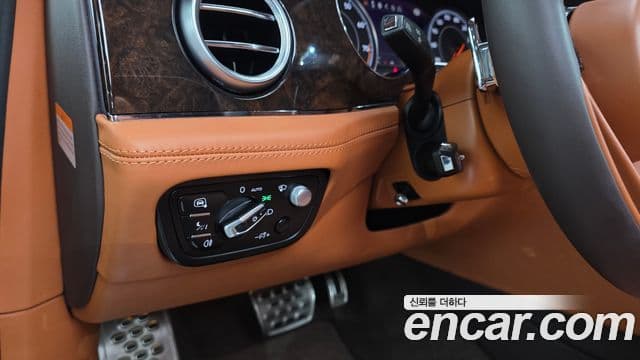 Bentley Bentayga 2019 — Photo 26/36