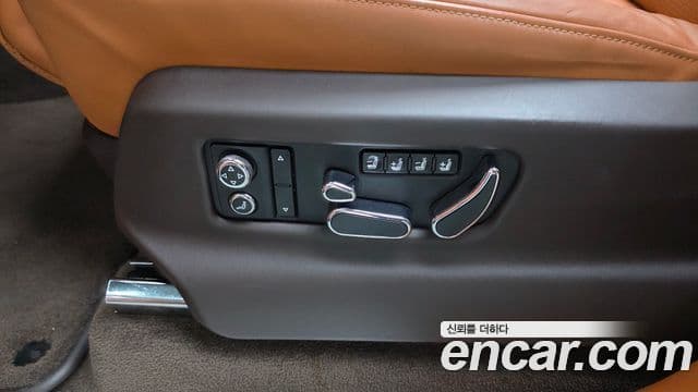 Bentley Bentayga 2019 — Photo 25/36