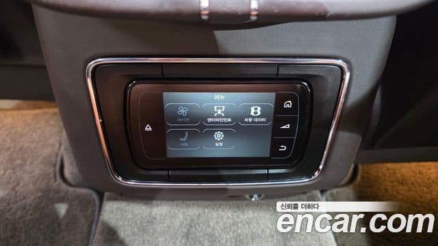 Bentley Bentayga 2019 — Photo 31/36