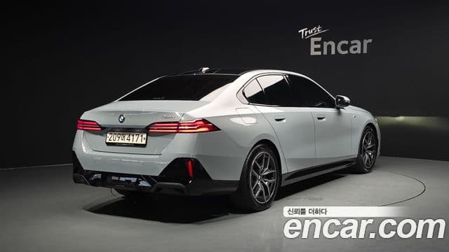 BMW 5 Series 2024 — Şəkil 2/20