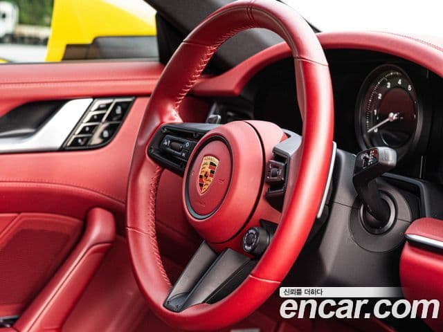 Porsche 911 2021 — Photo 12/20