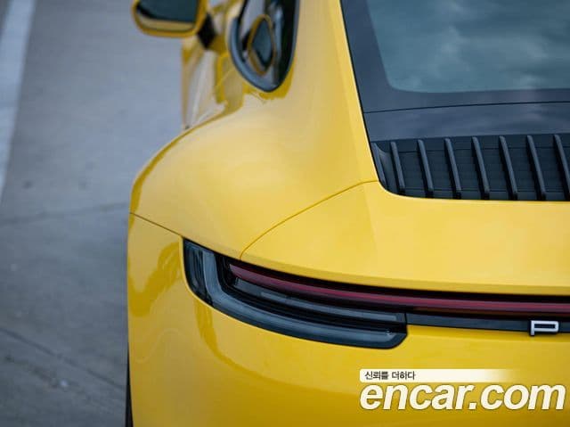 Porsche 911 2021 — Photo 3/20