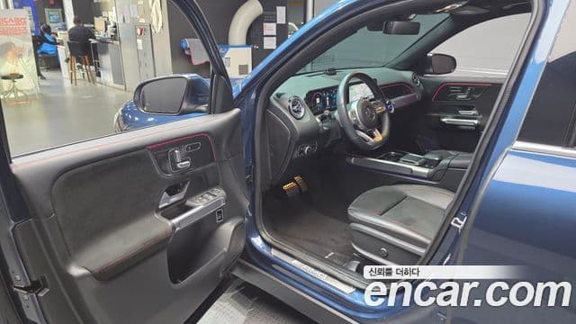 Mercedes-Benz GLB-Class 2021 — Фото 10/20