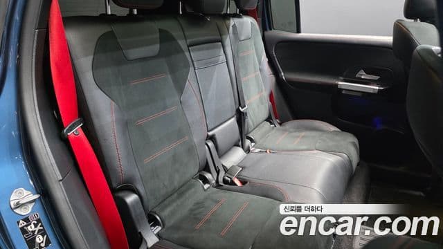 Mercedes-Benz GLB-Class 2021 — Фото 11/20