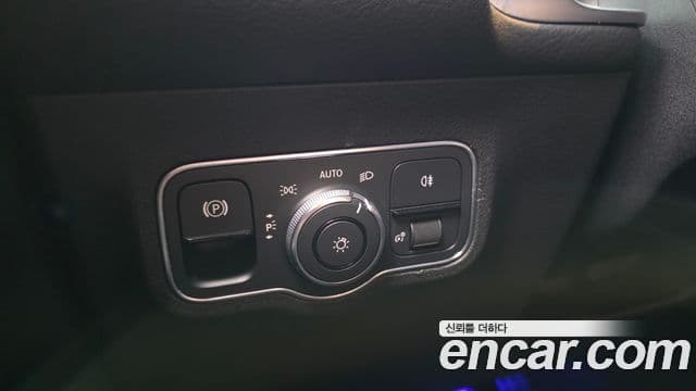 Mercedes-Benz GLB-Class 2021 — Фото 17/20