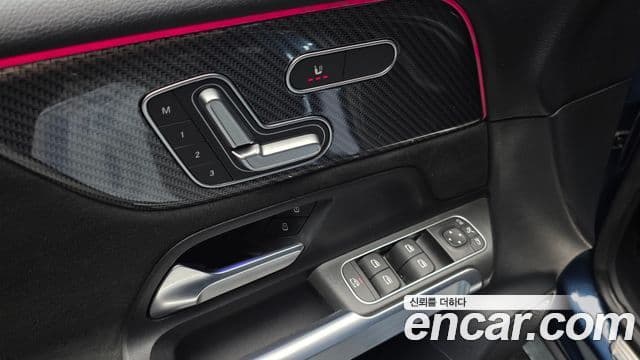 Mercedes-Benz GLB-Class 2021 — Фото 19/20