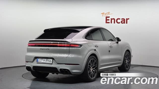 Porsche Cayenne 2025 — ფოტო 2/20