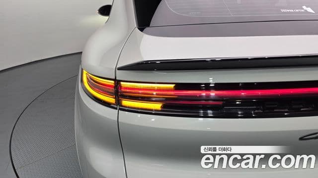 Porsche Cayenne 2025 — Photo 20/34