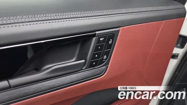 Porsche Cayenne 2025 — Photo 3/34