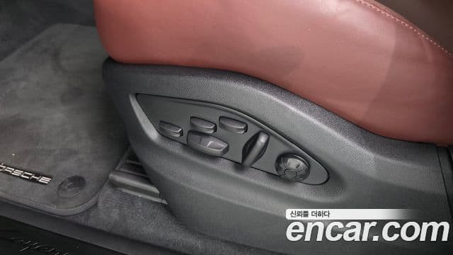 Porsche Cayenne 2025 — Photo 10/34