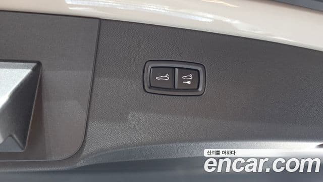 Porsche Cayenne 2025 — Photo 22/34