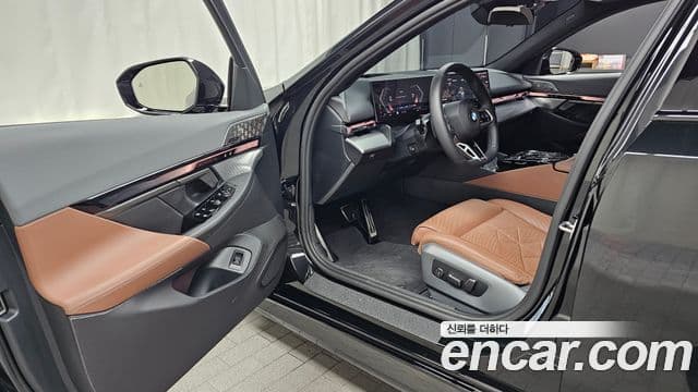 BMW 5 Series 2025 — Şəkil 9/20